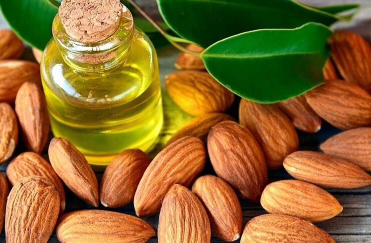 olio di mandorle per aumentare le dimensioni del seno